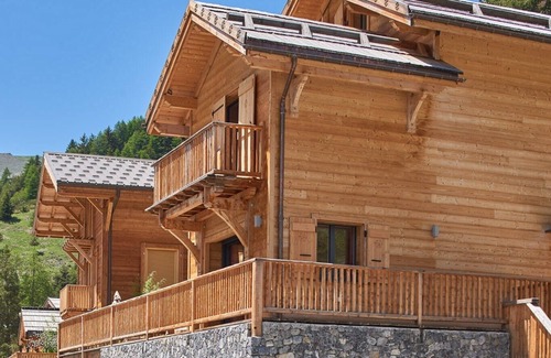 Saint-Etienne-de-Tinee Ski Chalet | FRGK " Luxury Chalet