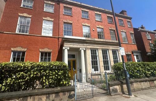 Derby House | Friar Gate House - Grand Georgian Townhouse in Derby Centre