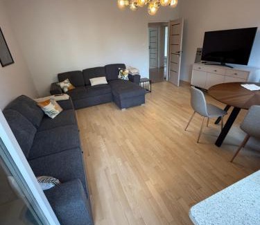 Ursynow Apartment | Friends & Family KEN Apartment 80m2, metro Stoklosy