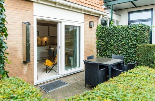 Ameland Apartment | Friese Antillen is a courtyard of 8 homes near of the beach and village Hollum.