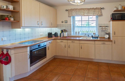Norddeich House | Friesenhaus Heike, 6 Personen Zzgl. Kleinkind, Garten, 3 Schlafzimmer, 128 m²