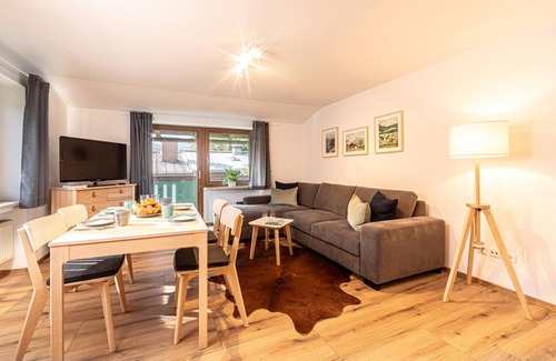 Marktschellenberg Apartment | Frisch Renovierte Fewo Kaiser Karl mit 2 Schlafzimmern