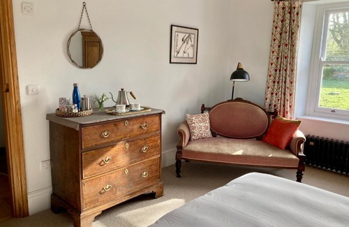 Torrington Bed & Breakfast | Frizenham Farmhouse