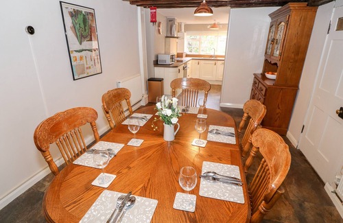 Dolgellau Cottage | FRO AWEL, family friendly, character holiday cottage in Dolgellau