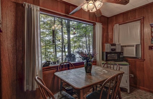Rhinelander Cabin | Frog Hollow located on private Finely Lake
