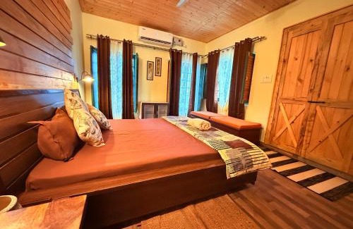 Dharamshala Villa | Frogs BNB Aviator's Bungalow