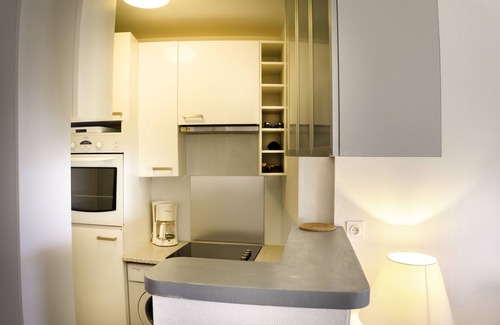 La Baule-Escoublac Apartment | From 75€ (mini 2nights) in La Baule Centre Ville, free WiFi. "Côté Mer.