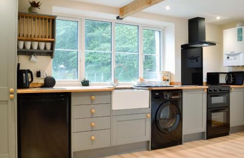 Bethania House | Frondeg Bach