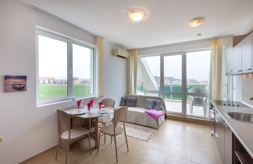 Pomorie House | Front line Sea view apartment