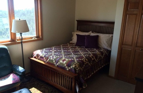 Boulder House | Front Range Mountain Getaway