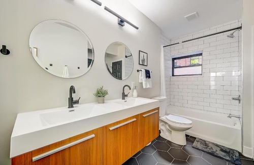 East Walnut HIlls Apartment | FRONTDESK 2622 Victory Pkwy Apts Cincinnati