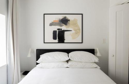 Pilsen Apartment | FRONTDESK Bright 3 BR Apt near Soldier Field