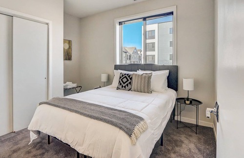 Brewerytown Apartment | Frontdesk | Convenient 2BR Brewerytown Apt