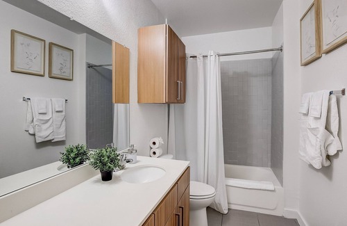 West Campus Apartment | FRONTDESK Pointe on Rio Apts West Campus Austin