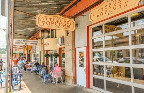 Cultural District Apartment | Frontdesk | Studio Apt by UPMC Childrens Hospital