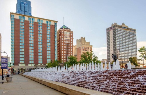 Downtown Kansas City Apartment | FRONTDESK The Grand Apts Downtown Kansas City