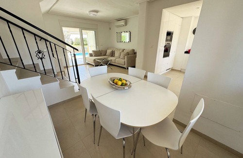 Torre-Pacheco Villa | Frontline 3 Bedroom Villa, Private Pool, Golf views overlooking 1st green