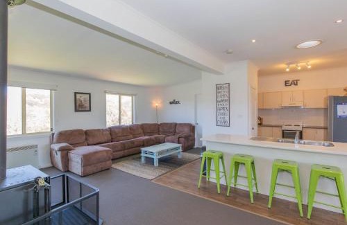 Jindabyne House | Frost Creek Lodge 174 Frost Creek Lane