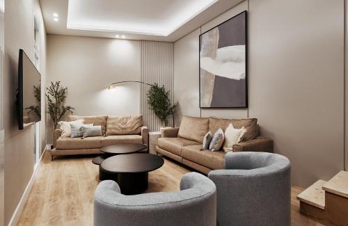 Trafalgar House | Fuencarral Living 7BR 7BH