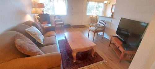 Carpinteria Apartment | Full 1 Bed Beach Condo #227