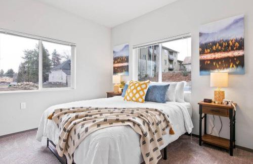 South Perry District Apartment | Full ADA Unit - 2 Bed 2 Bath Unit Near Downtown