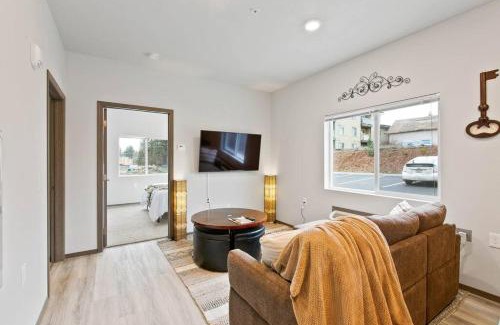 South Perry District Apartment | Full ADA Unit - 2 Bed 2 Bath Unit Near Downtown