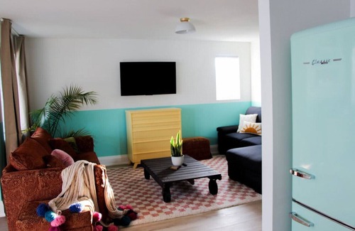 Rossmore Apartment | Full Boutique Hotel with 5 Ensuite Bathrooms