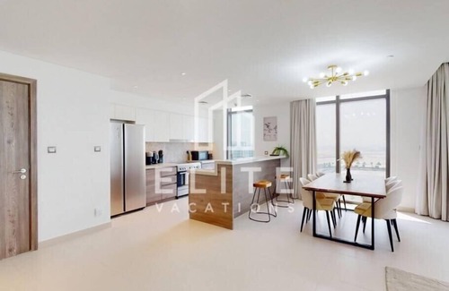 Dubai Apartment | Full Burj and Creek Views Modern 4 Bed Upgraded