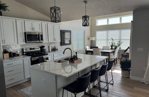 Oshkosh House | Full home available for EAA 2025. Minimum 7 day rental.