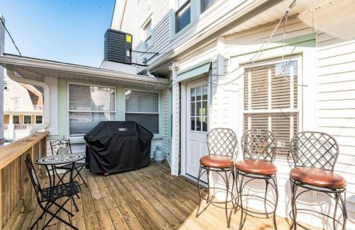 Ventnor City House | Full House Beach Block Sleeps 26 Ocean views