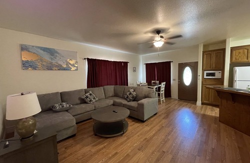 Coulterville House | Full house near Yosemite National Park, with spacious rooms and Mountain views.