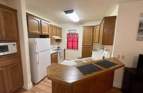 Coulterville House | Full house near Yosemite National Park, with spacious rooms and Mountain views.