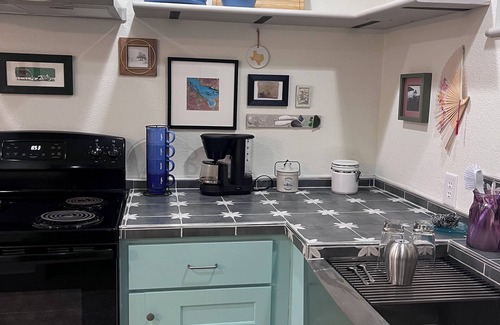 Waco Cottage | FULL KITCHEN – NEW 1-Bedroom Cottage, 15-Minutes From Silos & Baylor