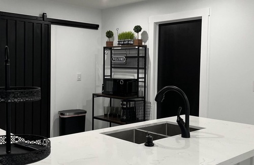 Driftwood House | Full RENOVATED - Close to MI FL!! Near to Hard Rock Casino