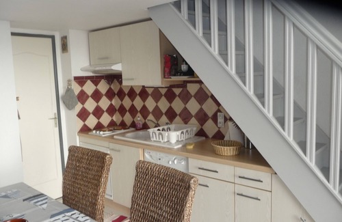 Saint-Pierre-la-Mer Apartment | FULL SEA VIEW SWIMMING POOL duplex parking fiber wifi beach, center on foot 5 minutes