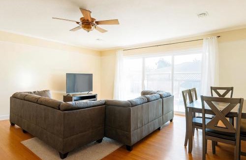 Fullerton House | Fullerton Fairytale Vacation Home - 10 Min Drive to Disneyland