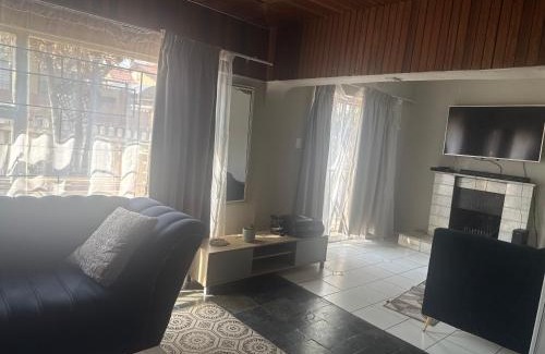 Greater Johannesburg Metropolitan Area Apartment | FullHouse