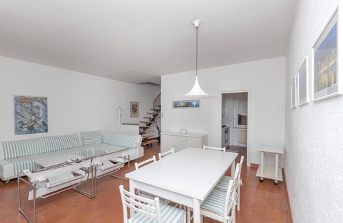 Malcesine Apartment | Fully air conditioned apartment with swimming pool , free WIFI and tennis court