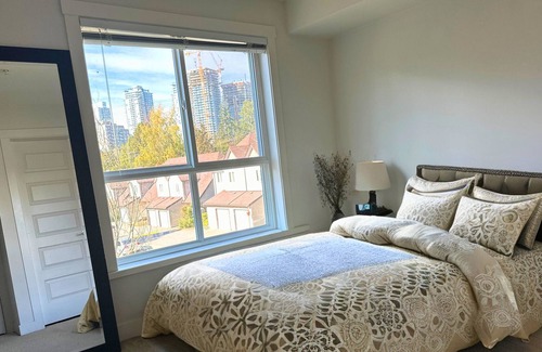 Surrey Apartment | fully booked
