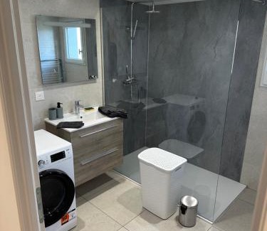 Saint-Germain-Lembron Apartment | Fully-equipped new apartment