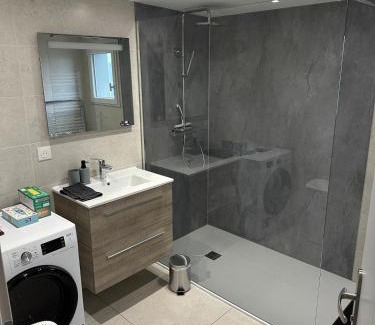 Saint-Germain-Lembron Apartment | Fully-equipped new apartment