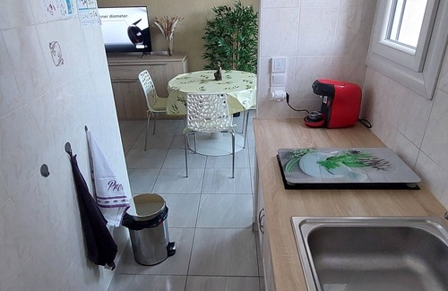 Greoux-les-Bains Apartment | Fully equipped studio in a quiet residence