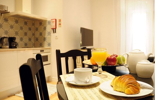 Setubal Apartment | Fully equipped air-conditioned apartment in central Setúbal