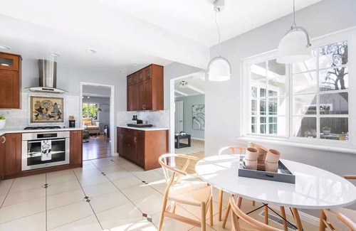Cambrian House | Fully equipped home ideal for a family with children and office/in law unit