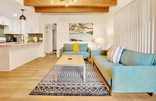 Carlsbad Village House | Fully fenced cozy Bungalow in Carlsbad