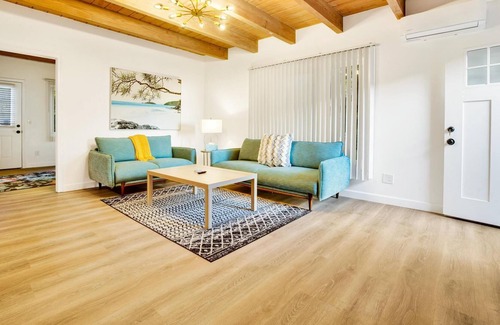 Carlsbad Village House | Fully fenced cozy Bungalow in Carlsbad