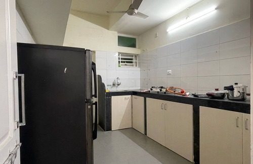 Mehdipatnam Apartment | Fully Furnished 2BR Home Ideal for Work & Family Stays – Hyderabad