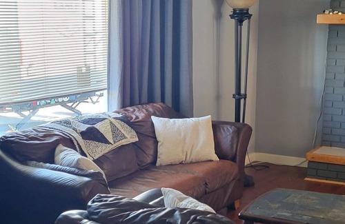 Sicamous House | Fully furnished 4 bedroom, 2 bathroom with single car garage.