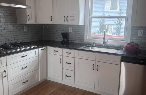 Hopelawn House | Fully Furnished 4 Bedroom in centrally located