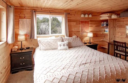 Monticello House | Fully-Furnished Cabin Rental with Beautiful Mountain Views Near Moab, Utah